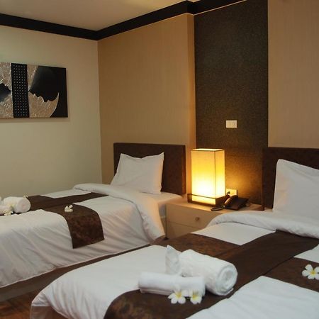 Panatara Hotel Chumphon Exterior photo