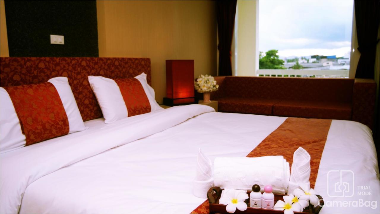 Panatara Hotel Chumphon Exterior photo