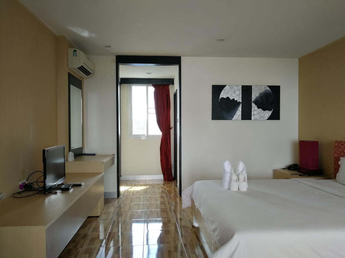 Panatara Hotel Chumphon Exterior photo