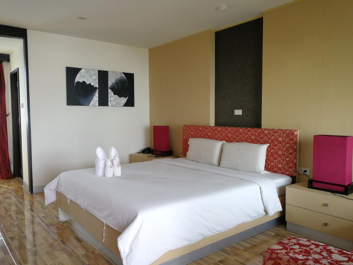 Panatara Hotel Chumphon Exterior photo