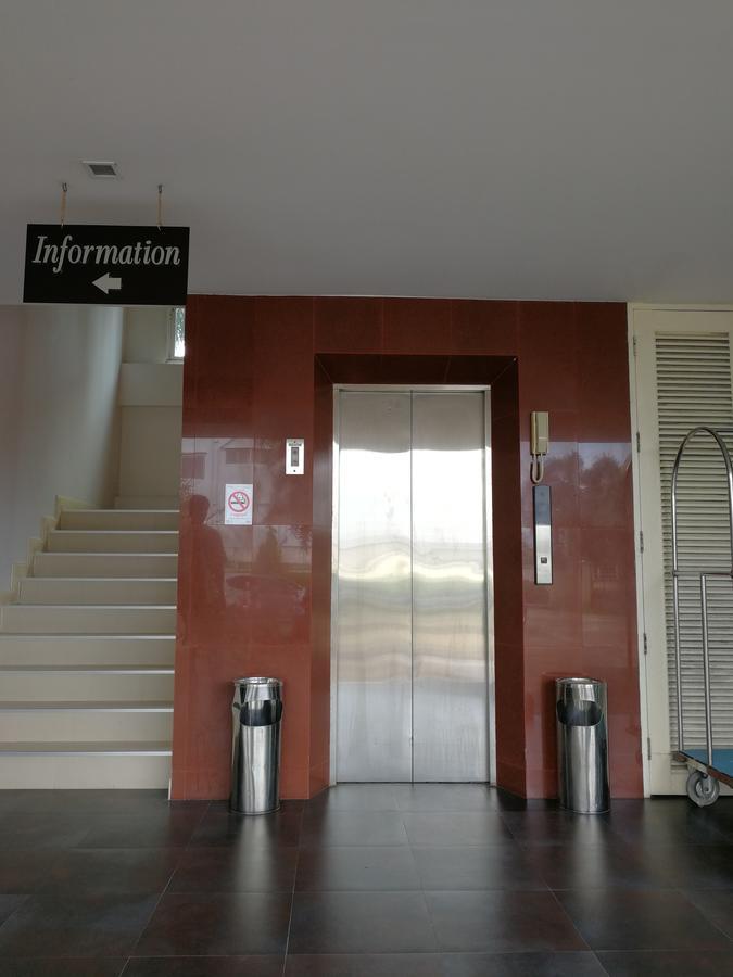 Panatara Hotel Chumphon Exterior photo